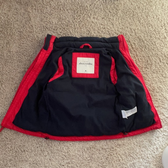 Rarely worn vest. Great shape! Size M w/ 2 pockets - Picture 3 of 3